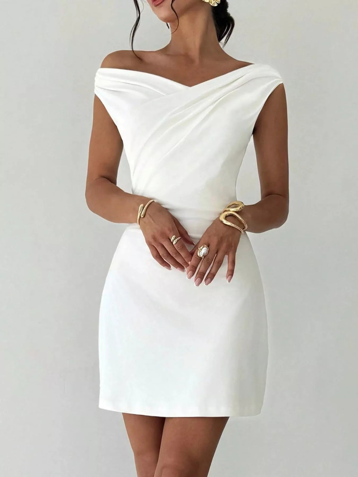 Premium minimalist women's western wear and luxury tailored silhouettes by Valora Surge.