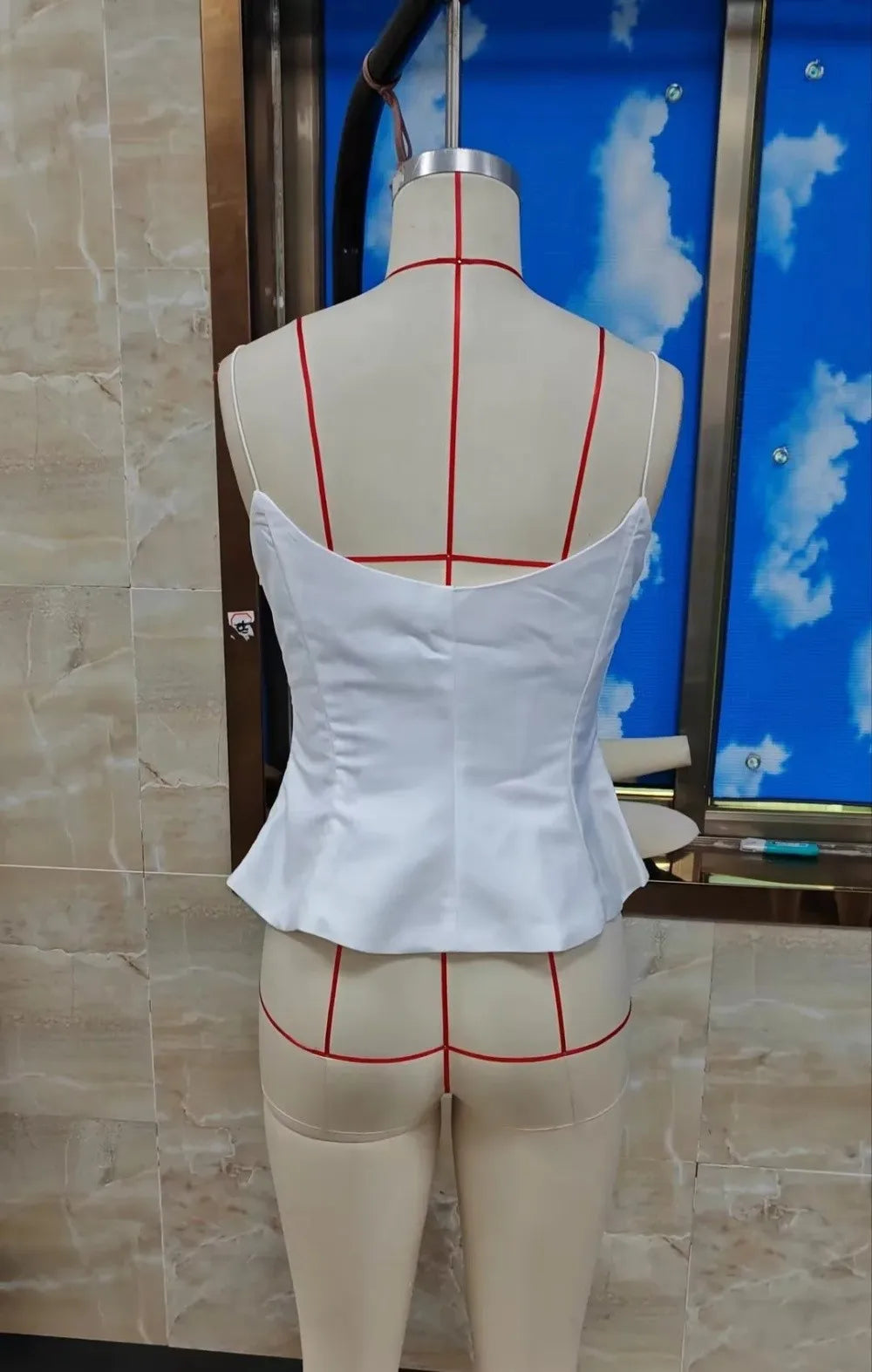 Y2K Slim Fit Crop Top Sleeveless Solid Color Camisole Top Elastic Flared Hem Open Back Top Women Spring Summer Streetwear