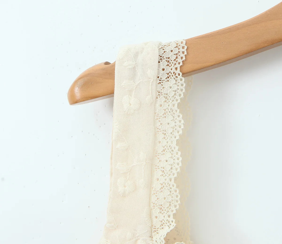 2024 Apricot Spliced Lace Bow Ruched Chest Embroidery Sexy Corset Women Summer Tank Tops Pleated Slim Through Buttons Crop Top
