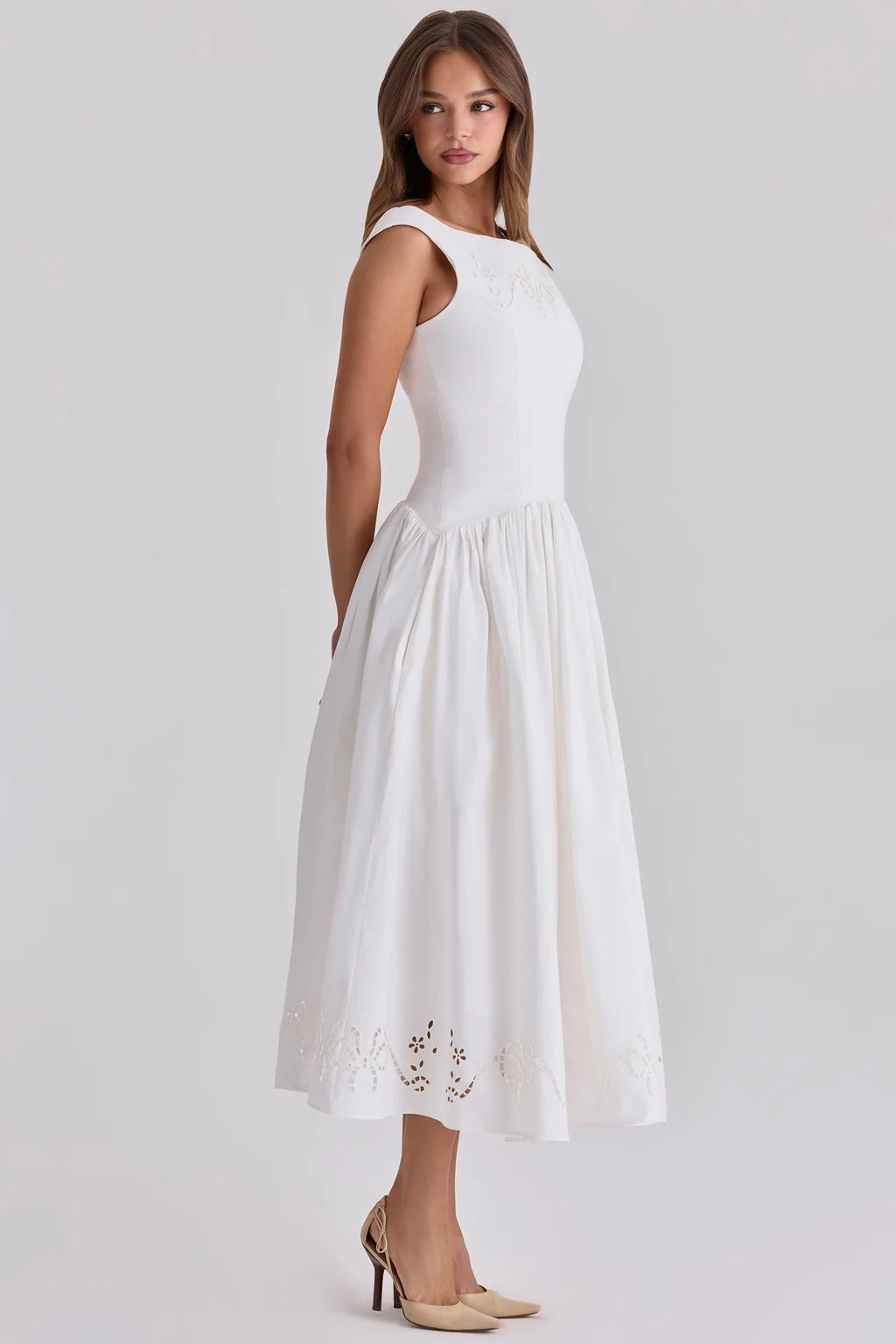 Chic Vintage White Boat Neck Dress Embroidered Cap Sleeve Cutwork Hem High Waist Flowy A-line Gown 2026 New Evening Party Outfit