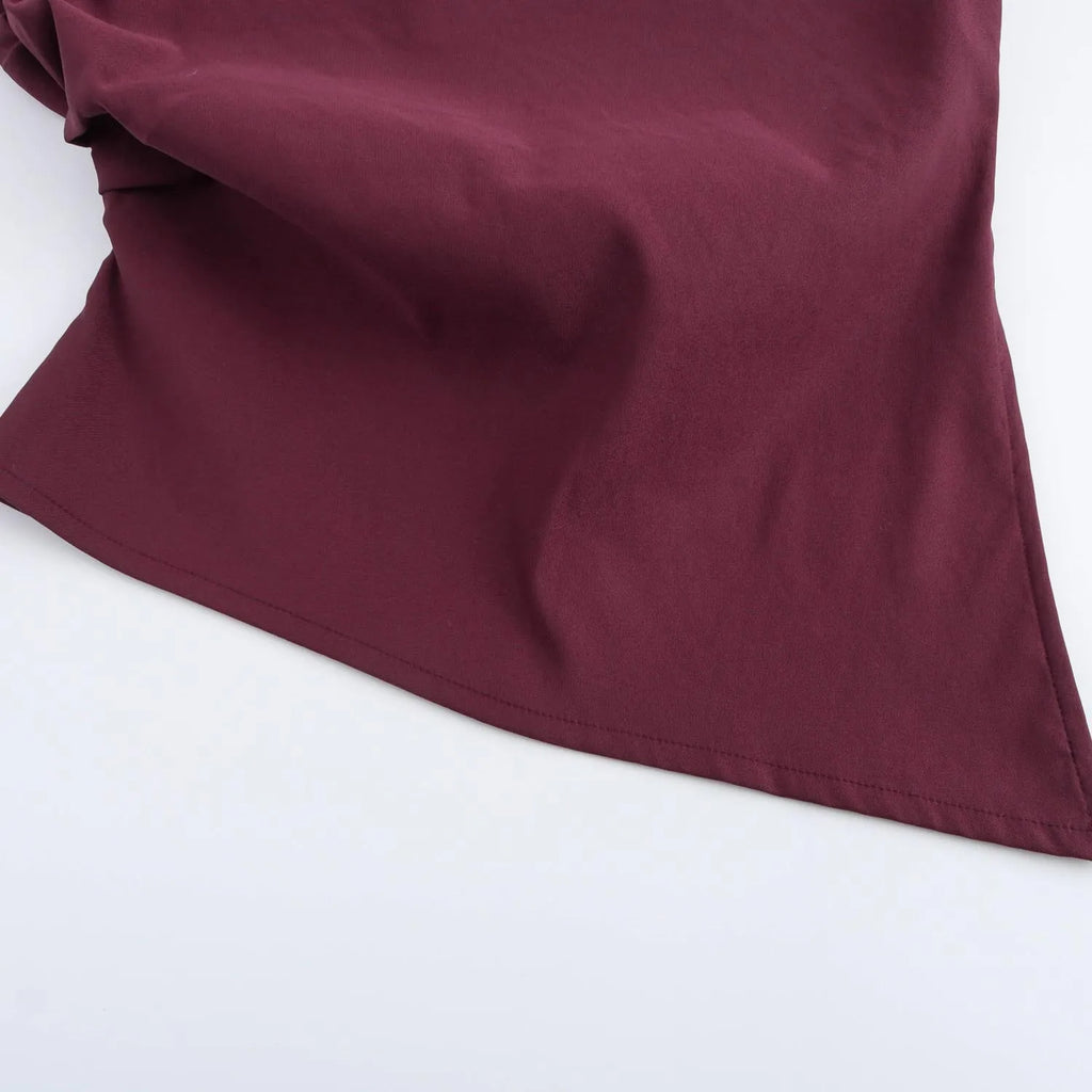 Round neck slim fit tank top with fashionable and sexy slanted edges simple pleats strapless decoration soft padded shoulder top