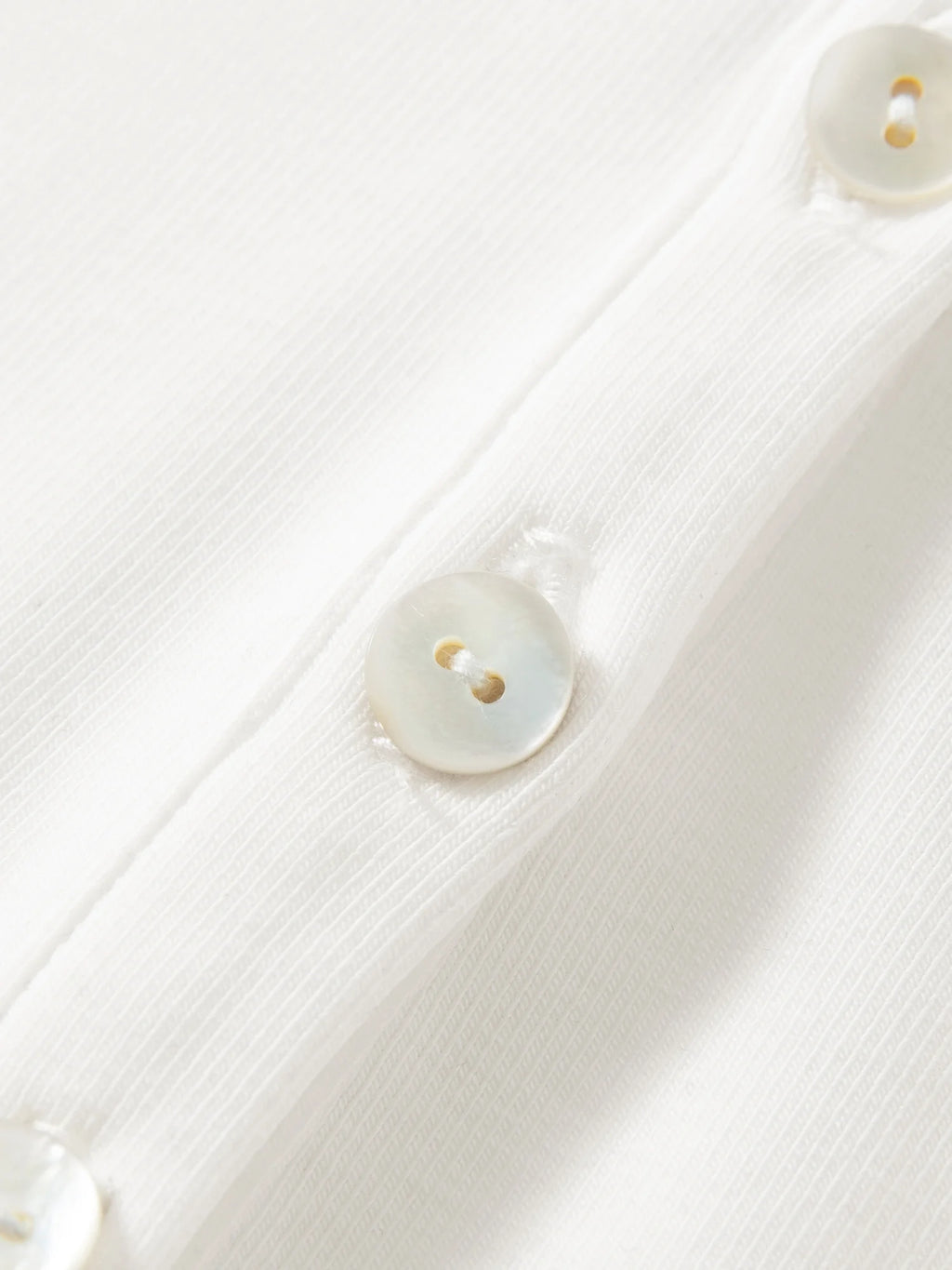 FSLE New Summer Women's Fitted Short Sleeve White T-Shirt with Buttons Soft Cotton Lyocell Office Commute Daily Versatile Top