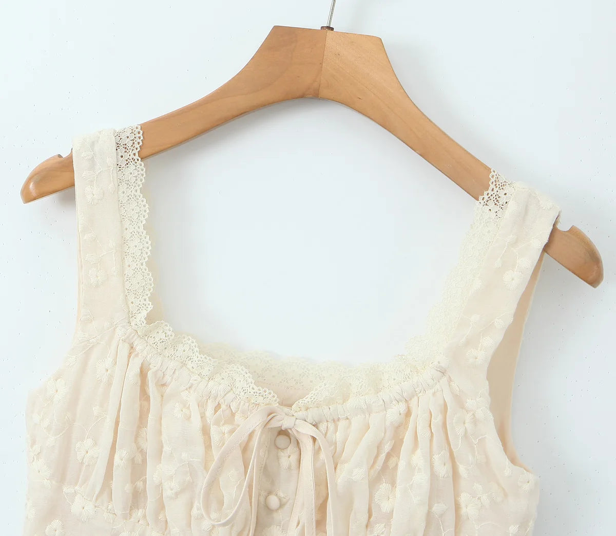 2024 Apricot Spliced Lace Bow Ruched Chest Embroidery Sexy Corset Women Summer Tank Tops Pleated Slim Through Buttons Crop Top