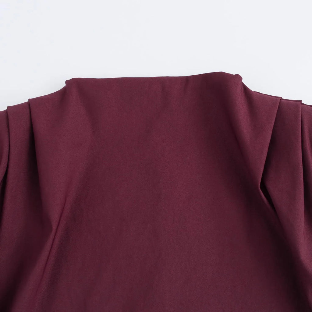 Round neck slim fit tank top with fashionable and sexy slanted edges simple pleats strapless decoration soft padded shoulder top